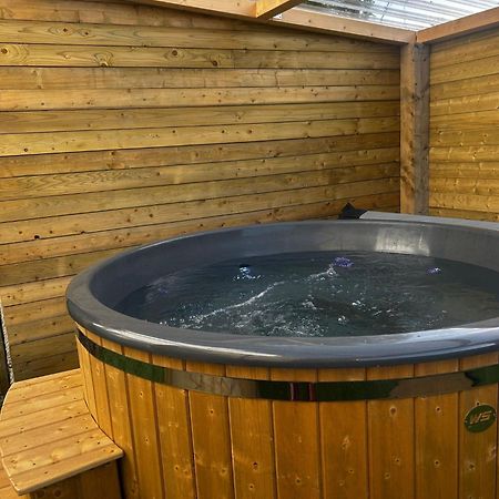 The Alpaca Farmhouse With Hot Tub And Alpaca Experience Included Dromara Екстериор снимка