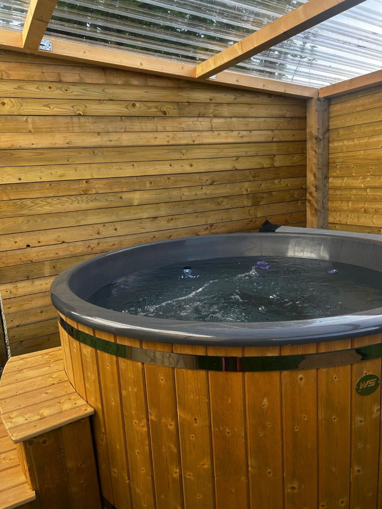 The Alpaca Farmhouse With Hot Tub And Alpaca Experience Included Dromara Екстериор снимка