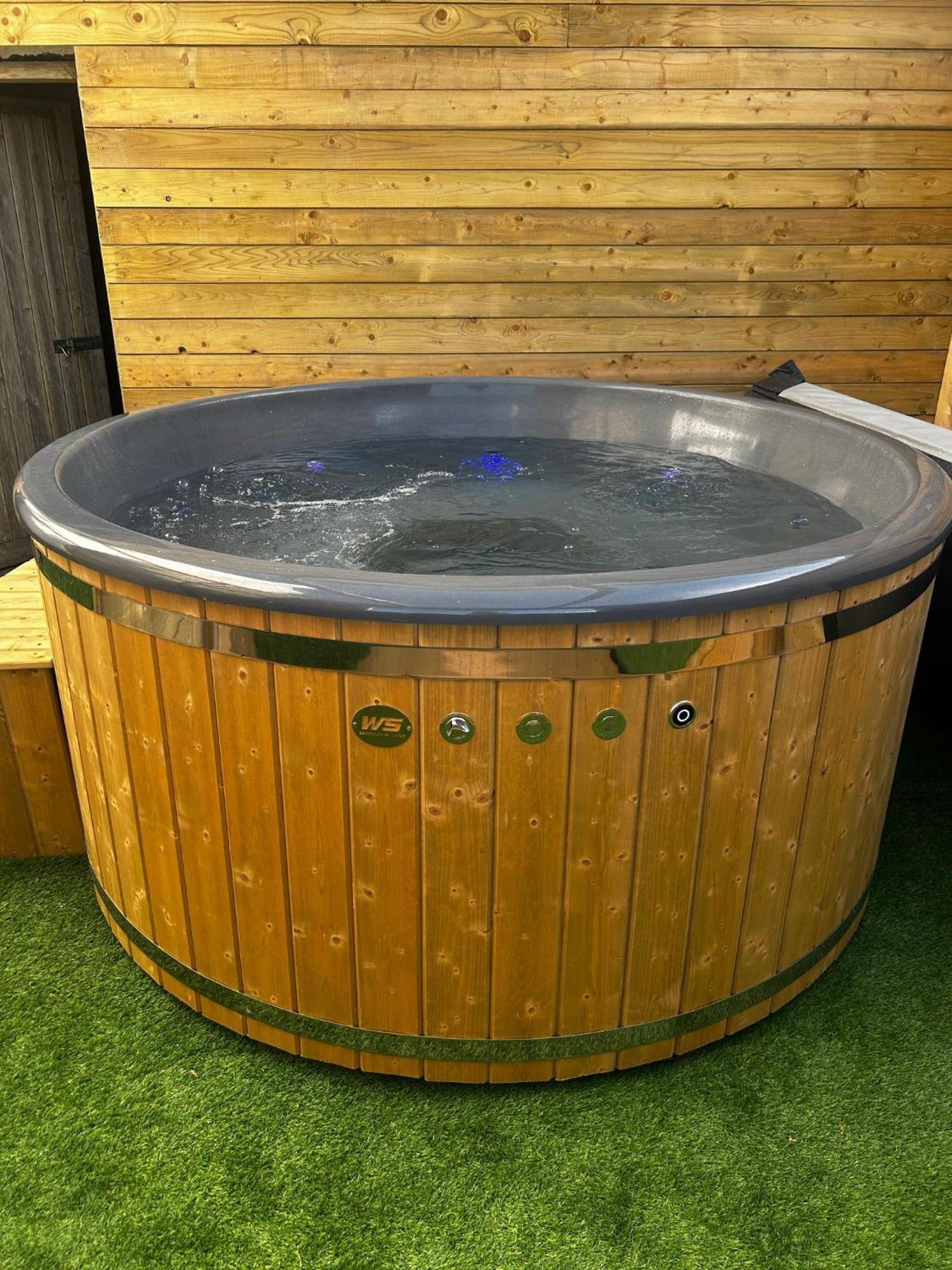 The Alpaca Farmhouse With Hot Tub And Alpaca Experience Included Dromara Екстериор снимка