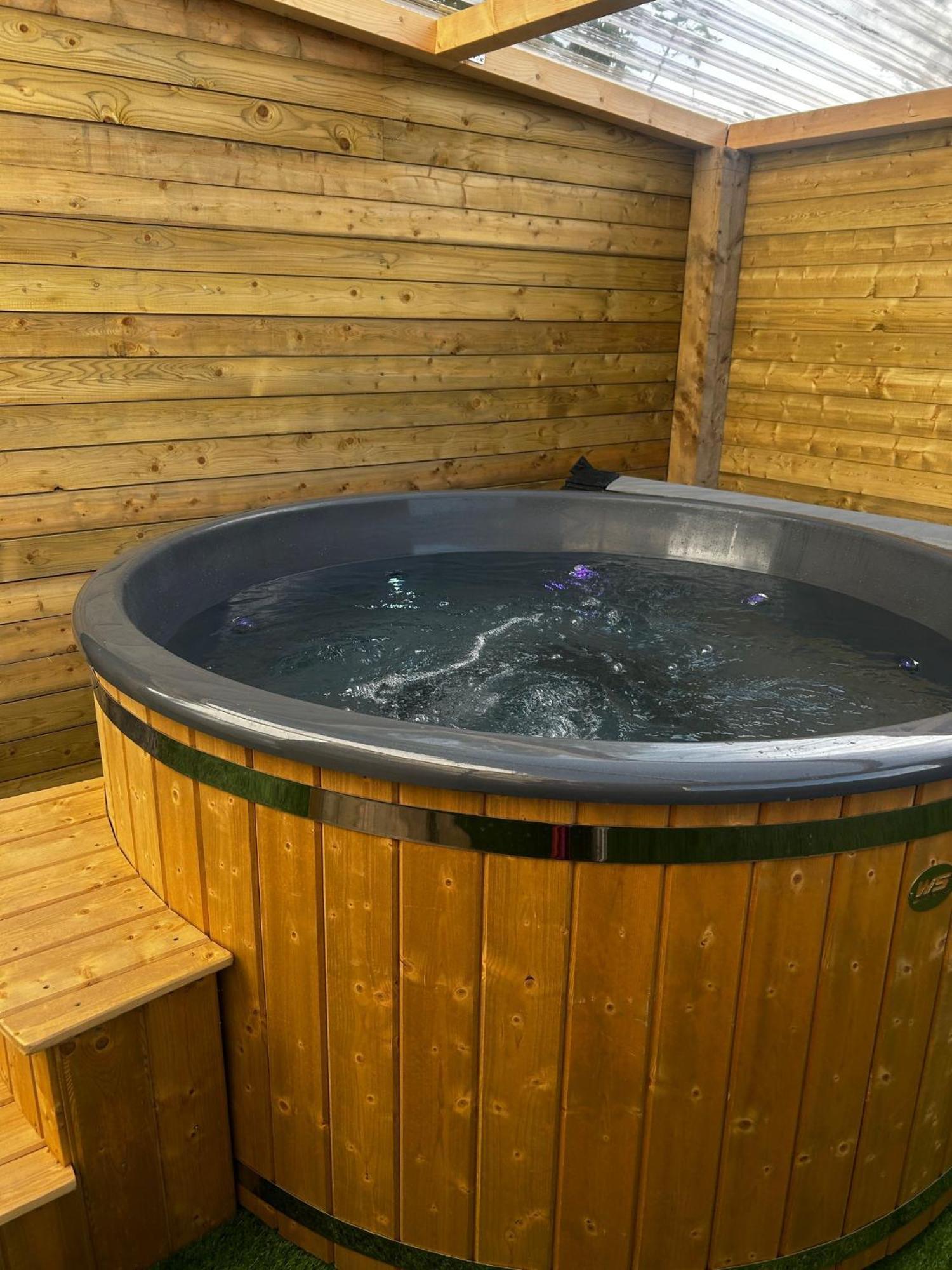 The Alpaca Farmhouse With Hot Tub And Alpaca Experience Included Dromara Екстериор снимка